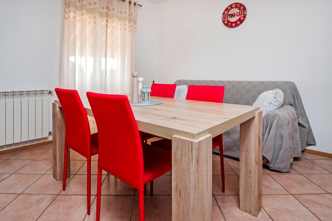 Apartman Lamanova Ровин Екстериор снимка
