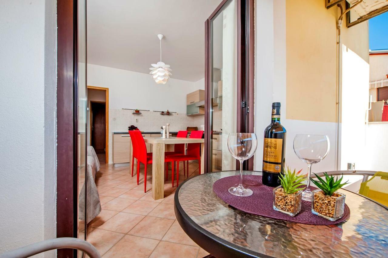 Apartman Lamanova Ровин Екстериор снимка